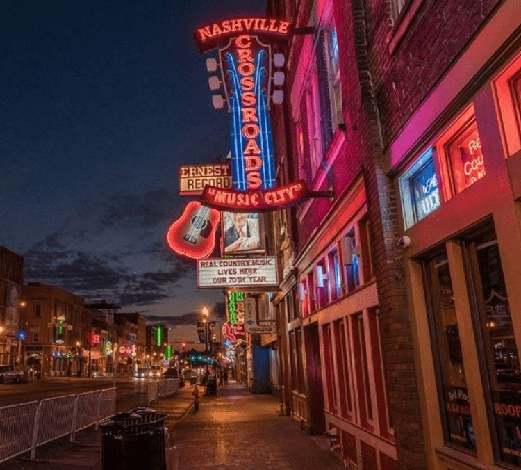 Dog Friendly Bars On Broadway In Nashville